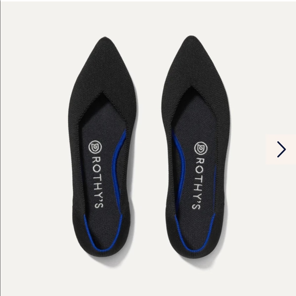 Almost new rothys black point size 7